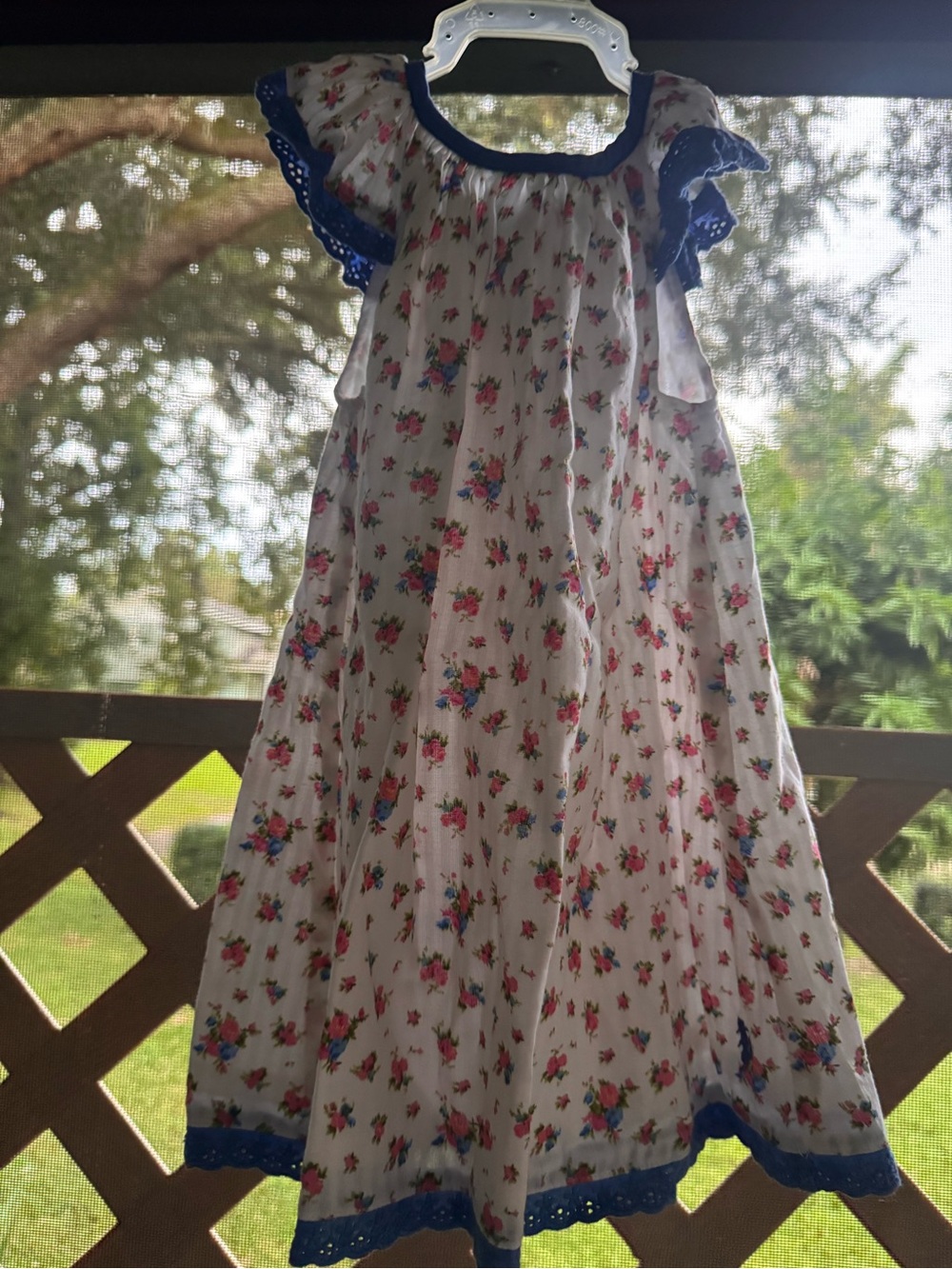 Well Dressed Wolf floral dress 4T